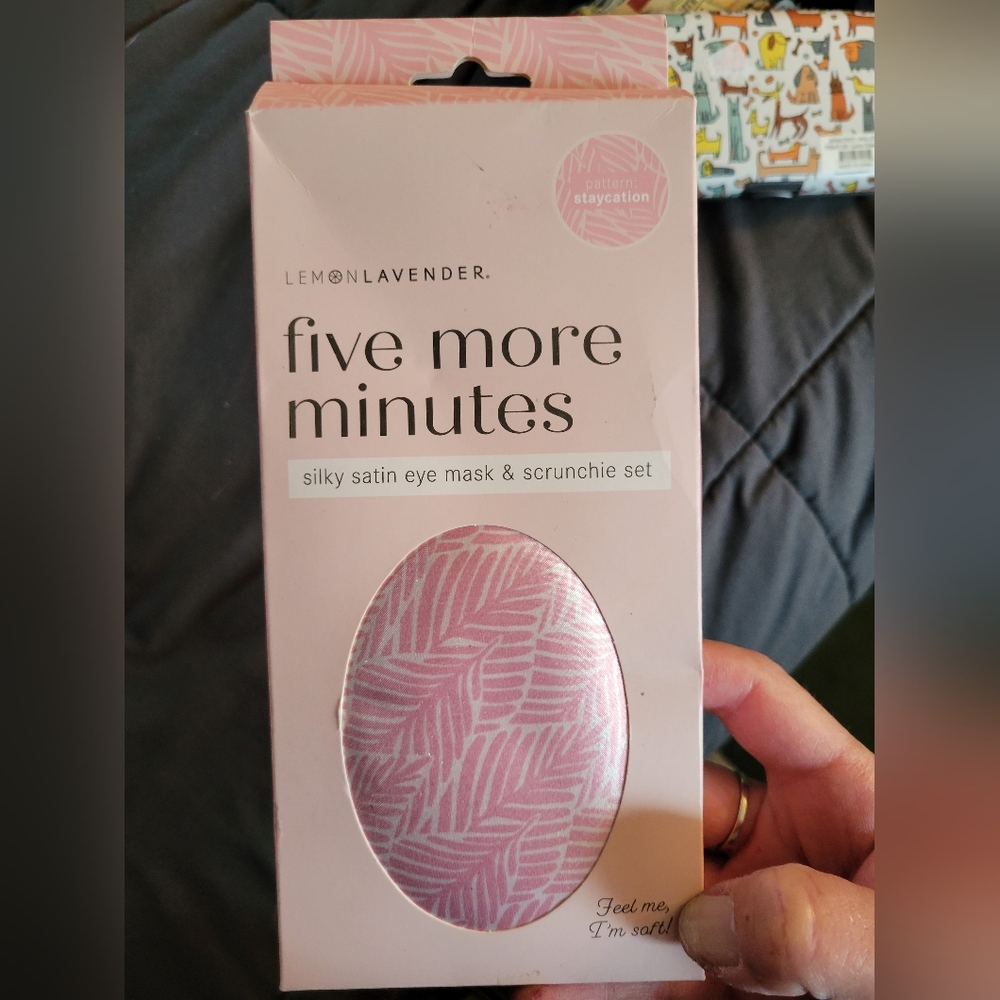 Lemon lavender five more minutes face mask and scrunchie set